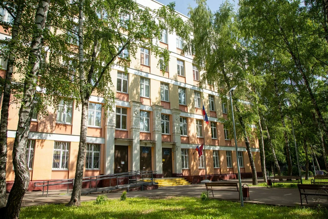 Школьный корпус — ГБОУ Школа имени Маршала В.И. Чуйкова