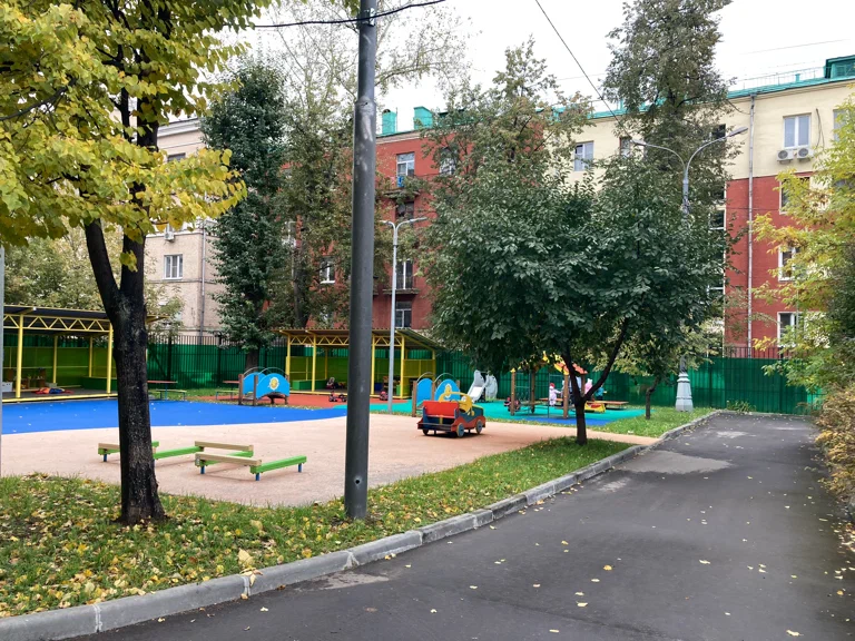 Школьный корпус корпус №4а,  (499)261-84-58 — ГБОУ "Школа на Яузе"