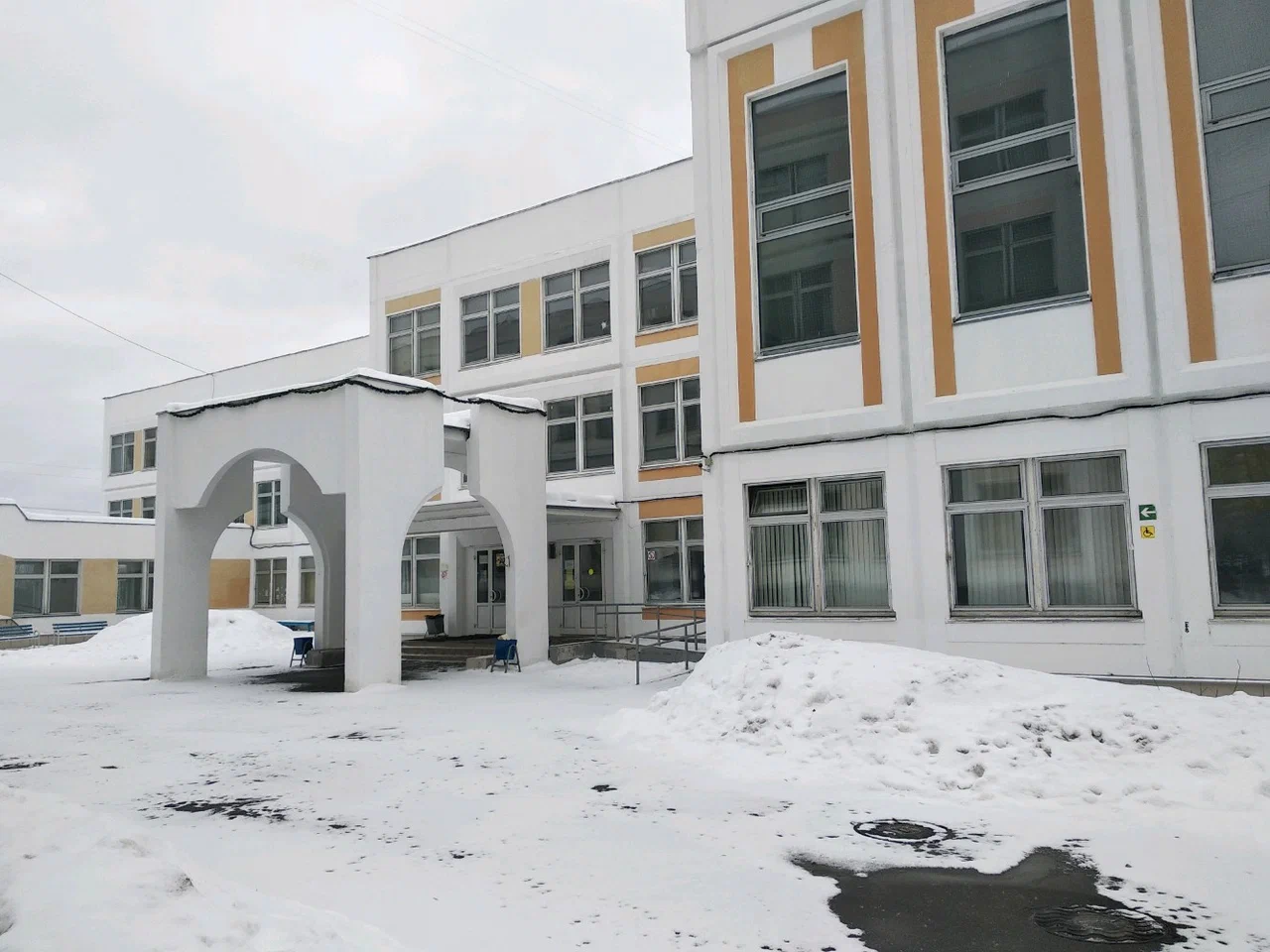 Школьное здание № 2  -  Пятницкое шоссе д.16 к.5 — ГБОУ Школа № 1538
