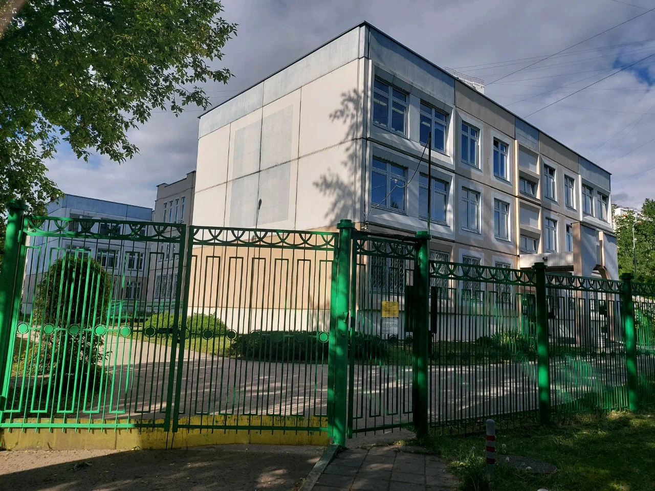Здание, реализующее программы дошкольного образования по адресу: Волгоградский проспект, дом 92, корпус 2 — ГБОУ Школа № 641 имени С. Есенина