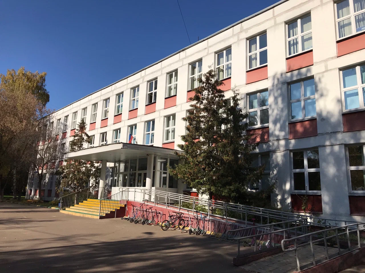 Основное образование по адресу: Байкальская улица, дом 44 — ГБОУ Школа № 1352