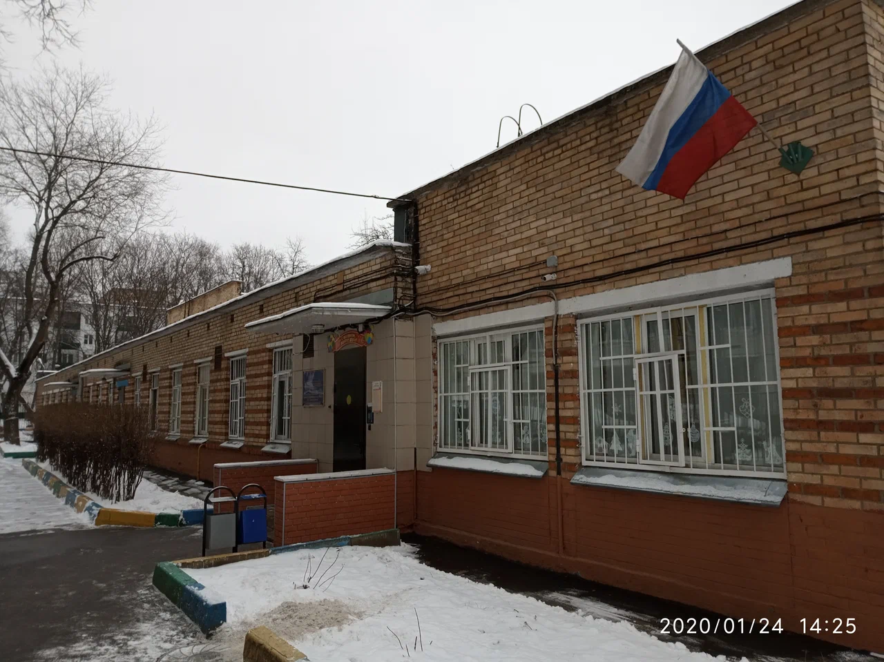 бульвар Матроса Железняка, дом 32 — ГБОУ Школа № 185
